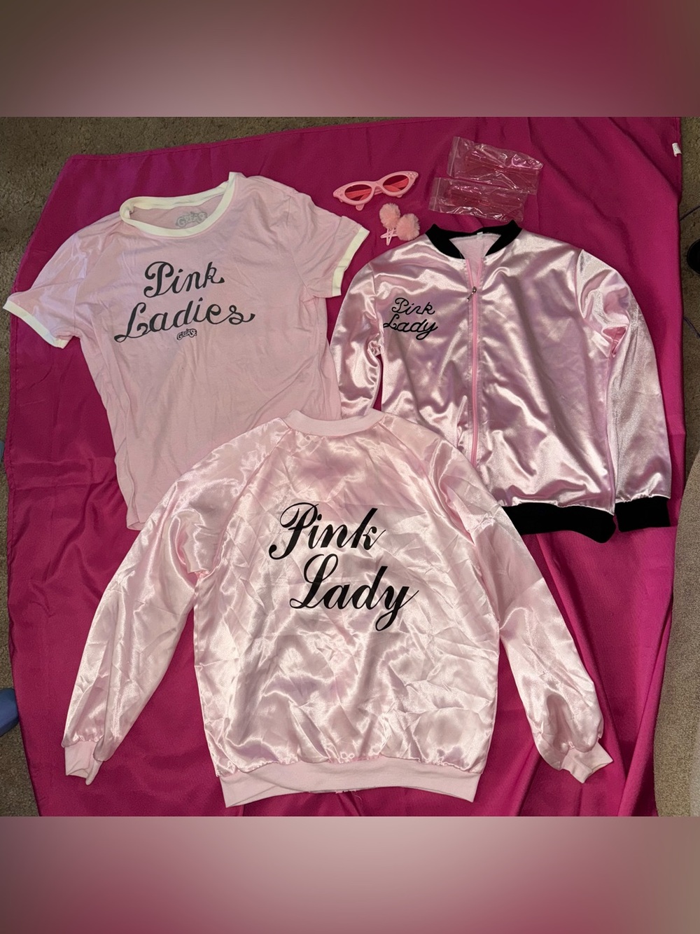 Womens Pink Ladies Grease Costume Bundle size M : Jacket & Shirt & Accessories